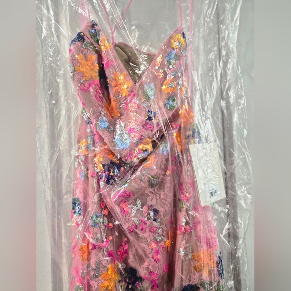 Mac Duggal Pink Embellished Lace & Sequin Gown, size 2, NWT - Picture 7 of 13